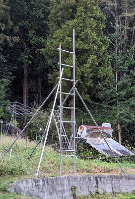 建設中の梯子タワーの写真