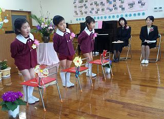 美川幼稚園の卒園式の写真