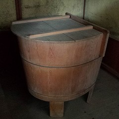 湯殿の風呂桶