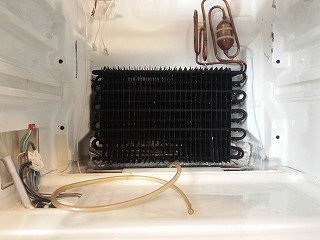 三菱冷蔵庫MR-CU37NFの分解(冷却器部分)