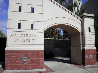サンノゼ州立大学の門