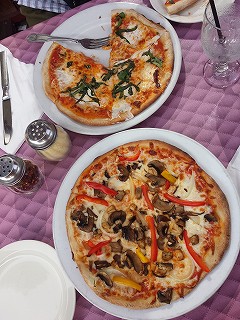 ピザレストランAurora Cafeで食べたピザ