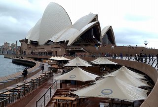 シドニーではあまりにも有名なオペラハウス