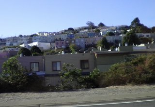 サンフランシスコへの途中の住宅地